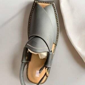 Handmade leather kaptaan chappals.