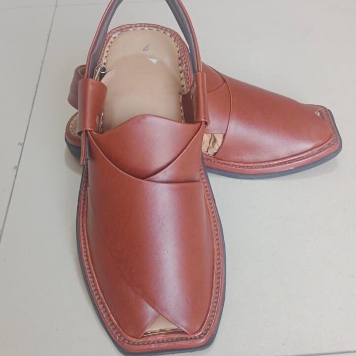 Handmade leather kaptaan chappals.